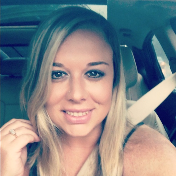 Meet your Posher, Kaitlyn - Picture 2 of 6